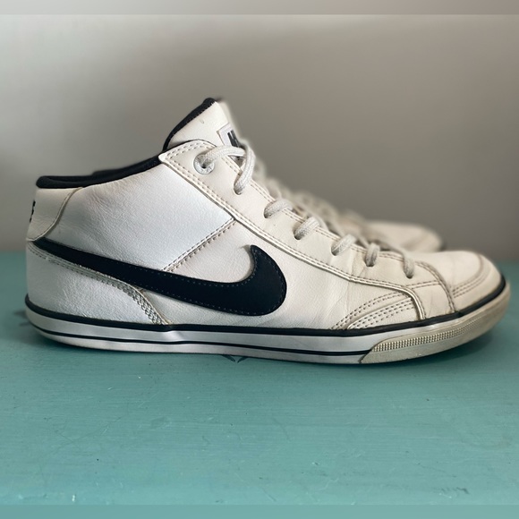 Nike Sneakers - Discontinued! - Picture 2 of 14